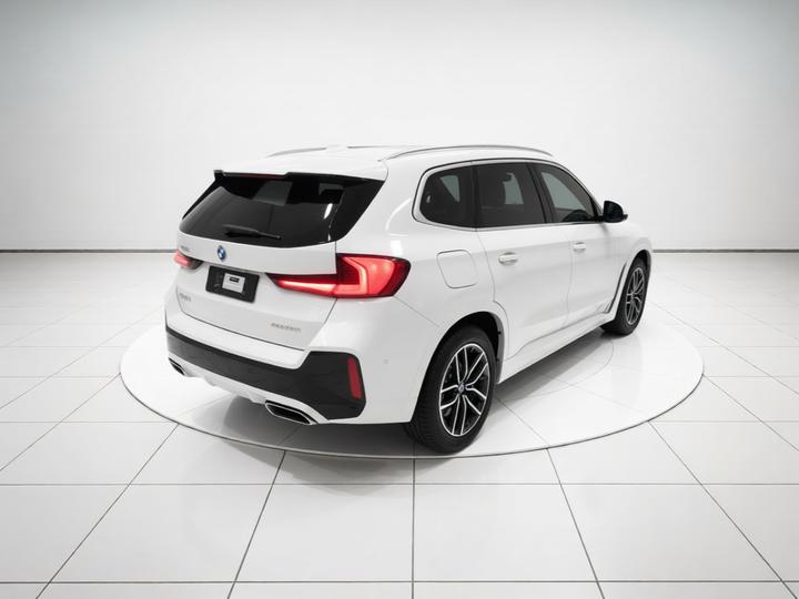 iX1 2025 eDrive25L M Sport Package photo 4