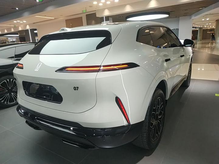 07 2026 Ultra EV AWD photo 4