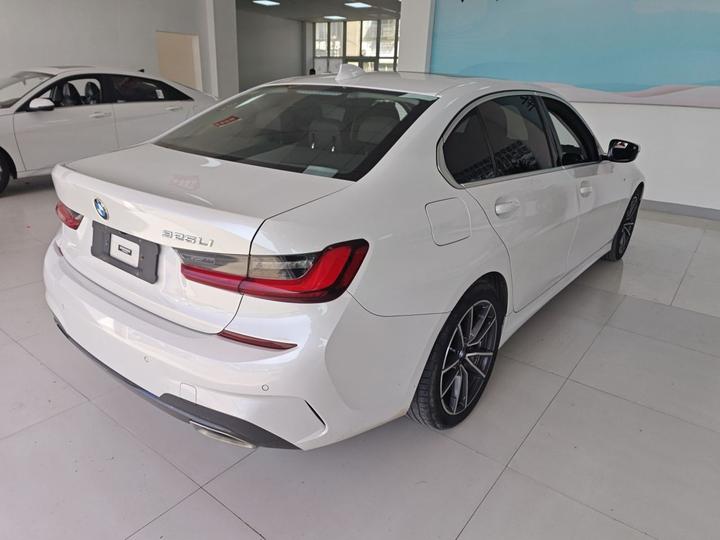 3 Series 2022 Facelift 320Li M Sport Package photo 4