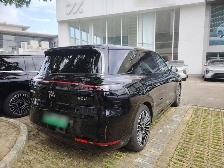 IM Motors LS8 2026 52 Max+ Tech Flagship 5-Seater photo 4