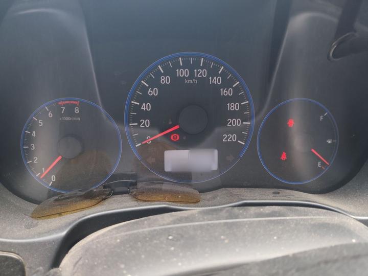 2015 1.5L MT Luxury photo 4