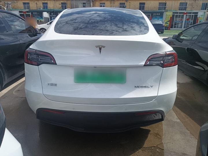 Model Y 2022 Long Range AWD photo 3