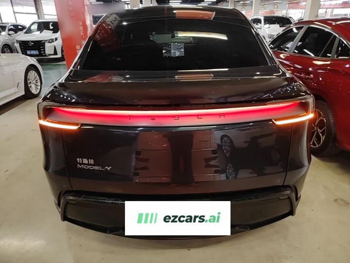 Model Y 2025 RWD photo 3