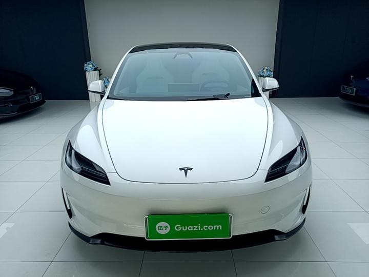 Model 3 2024 Performance AWD photo 2