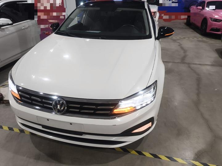 Lamando 2021 230TSI DSG photo 2