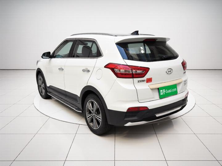 ix25 2015 1.6L AT RWD Premium DLX photo 4