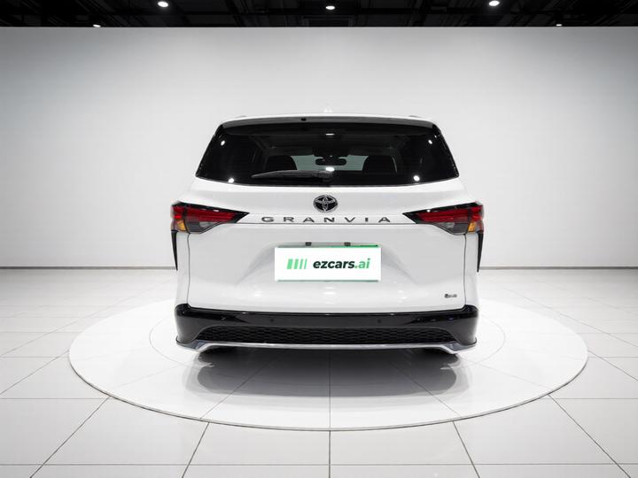 Granvia 2024 2.5L Hybrid Premium PLUS photo 5