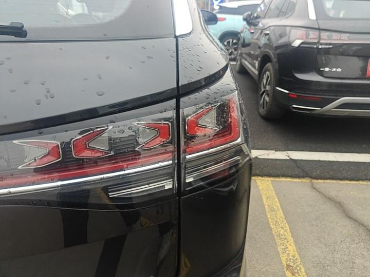Tayron 2023 330TSI RWD Luxury Plus Advanced photo 7