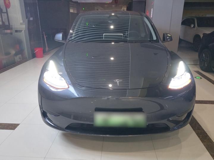 Model Y 2024 RWD photo 2