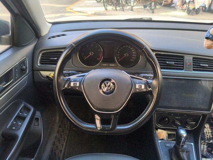 Lavida 2015 1.6L AT Comfort photo 3
