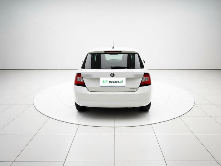Fabia 2015 1.4L MT photo 5