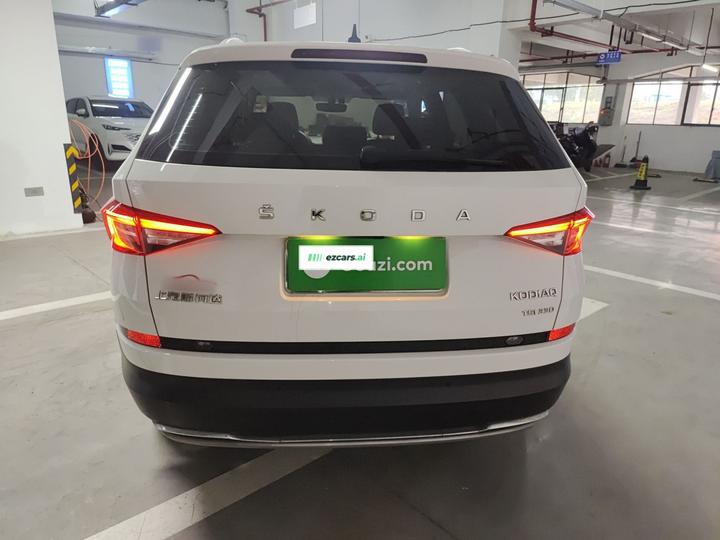 Kodiaq 2020 TSI330 5-Seater RWD Luxury Preferred photo 3