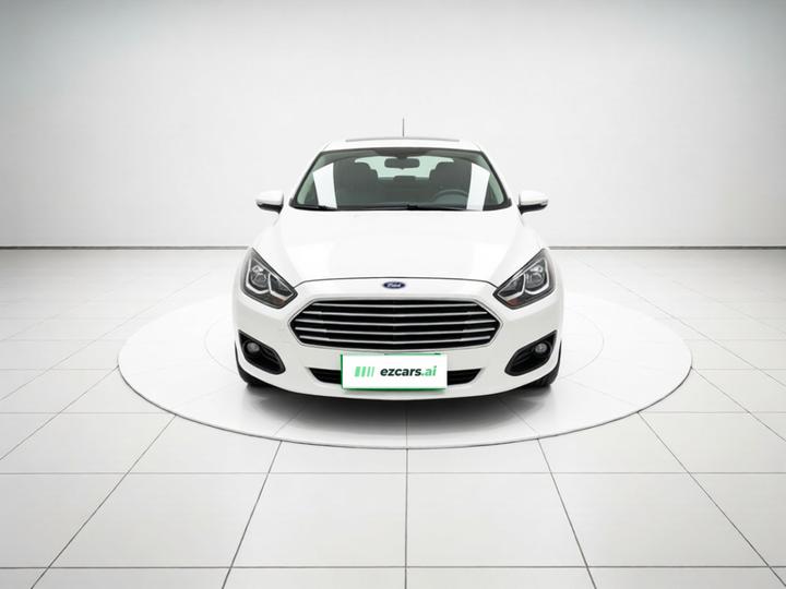 Escort 2015 1.5L AT Comfort photo 2