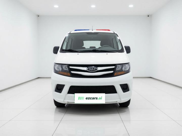 Refine M3 2022 PLUS 1.8L Comfort photo 2