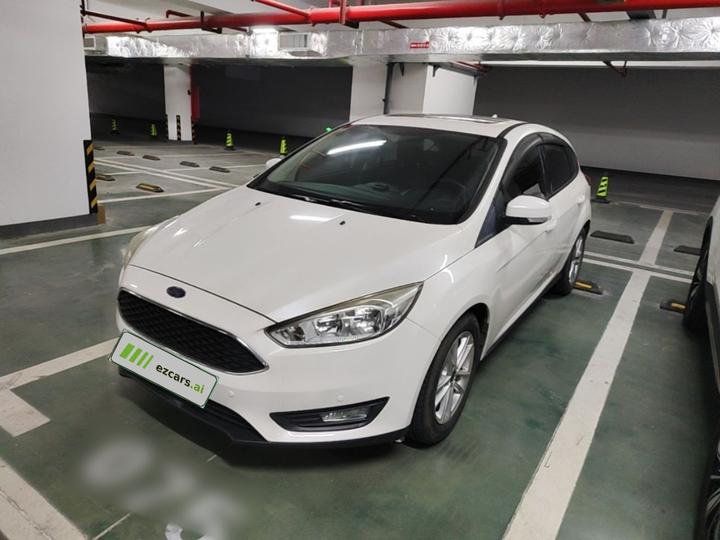Focus 2018 Hatchback Classic 1.6L AT Fashion