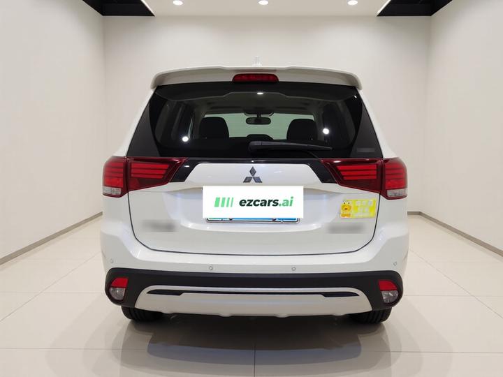 Outlander 2019 2.4L AWD Enjoy 7-Seater China VI photo 5