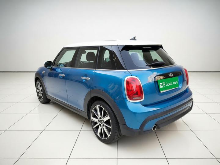2022 1.5T COOPER 5-Door photo 4
