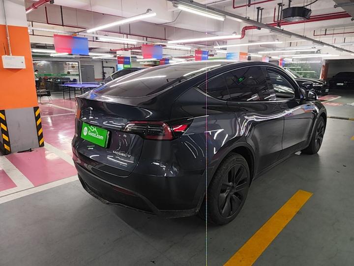 Model Y 2024 Long Range AWD photo 4