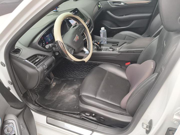 CT5 2022 28T Luxury Standard photo 7