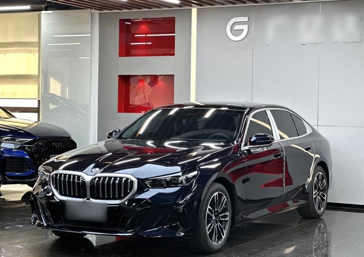 5 Series 2026 525Li M Sport Package