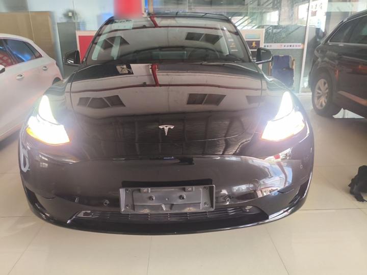 Model Y 2023 RWD photo 2