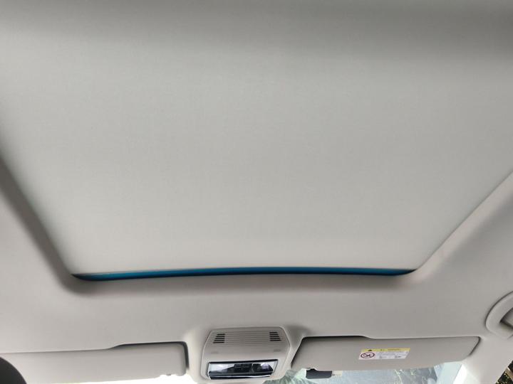 Viloran 2022 380TSI Premium photo 8