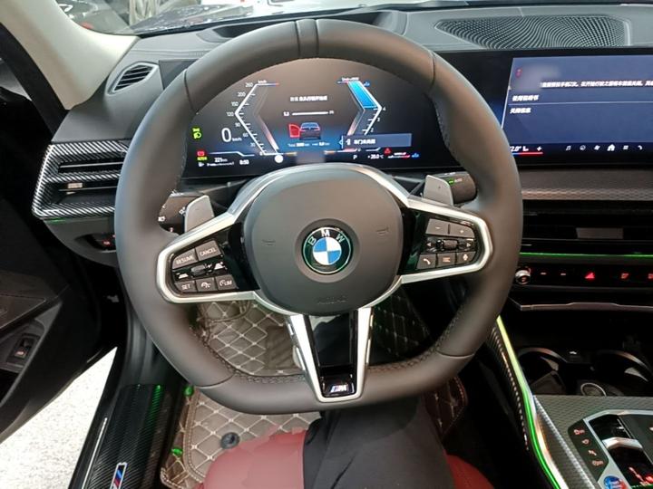 3 Series 2026 330Li M M Sport Night Package photo 6