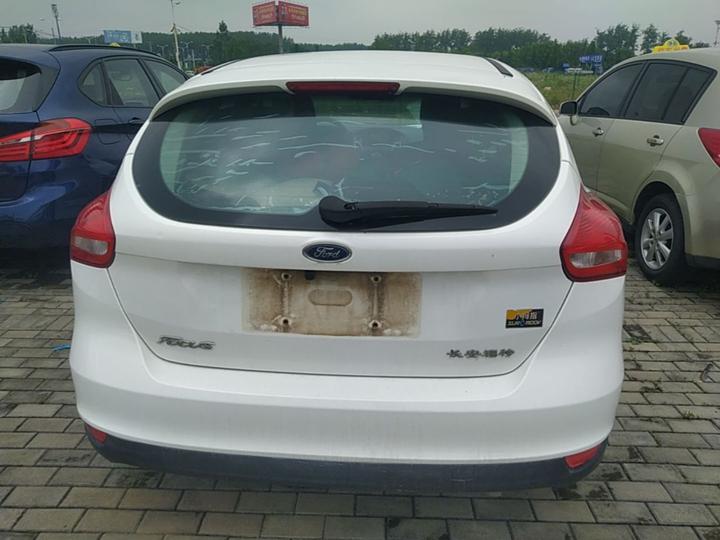 Focus 2015 Hatchback 1.6L AT Comfort photo 3