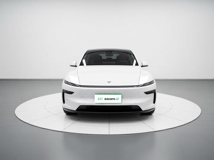 Model Y 2025 Long Range AWD Launch Edition photo 2