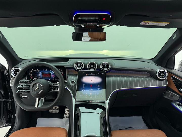 GLC 2023 GLC 300 L 4MATIC Luxury 7-Seater photo 8
