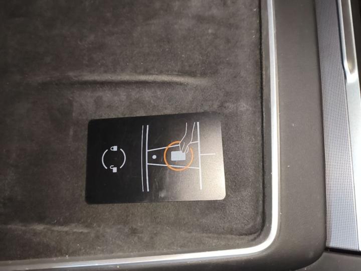Model Y 2025 RWD photo 8