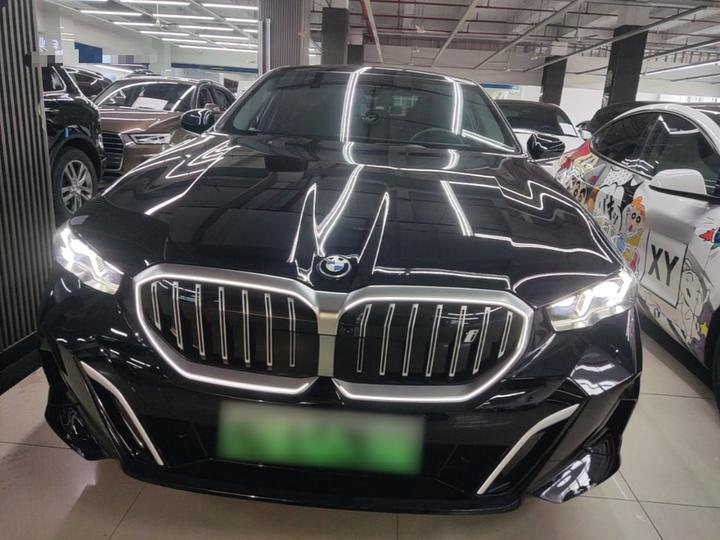 i5 2025 eDrive 40L M Sport Package photo 2