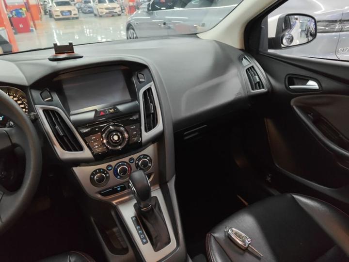 Focus 2012 Hatchback 1.6L AT Comfort photo 8