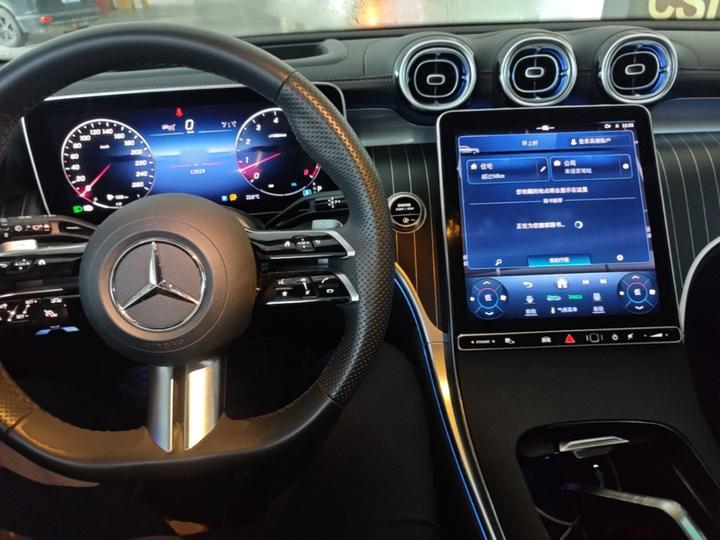 GLC 2024 GLC 300 L 4MATIC Luxury 5-Seater photo 5