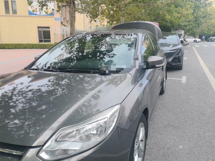 Focus 2012 Sedan 1.6L MT