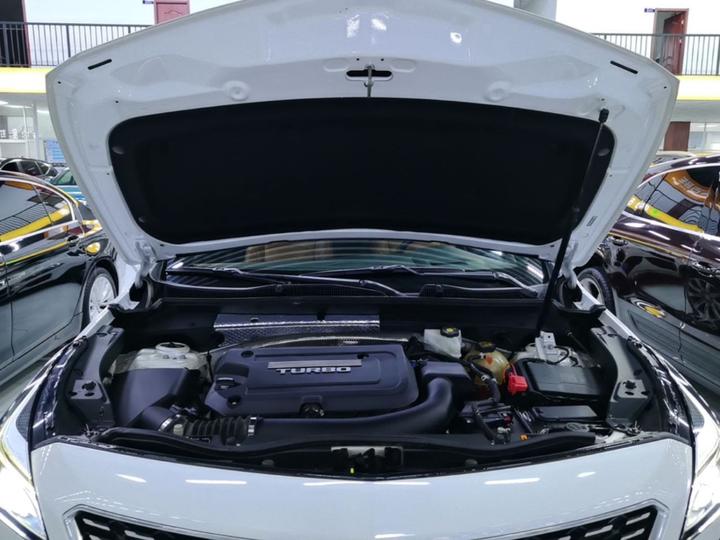 XT4 2018 28T AWD Platinum photo 8