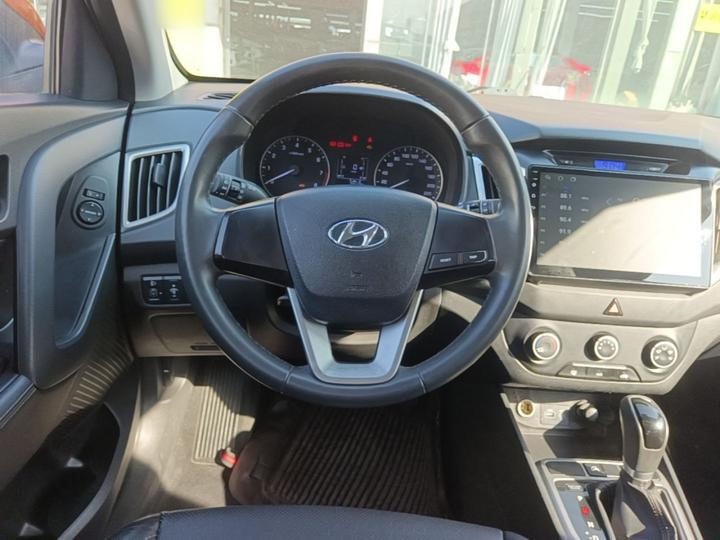 ix25 2015 1.6L AT RWD Smart GLS photo 6