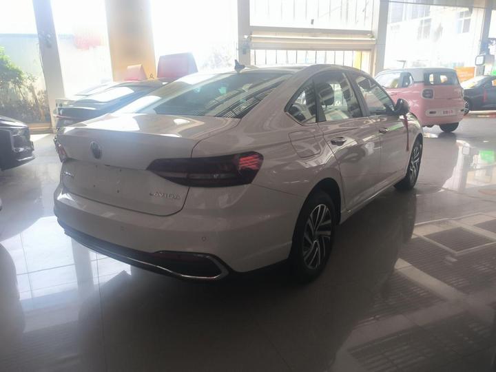 Lavida 2024 1.5L AT photo 4