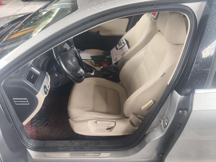 Sagitar 2014 1.6L AT Comfort photo 7