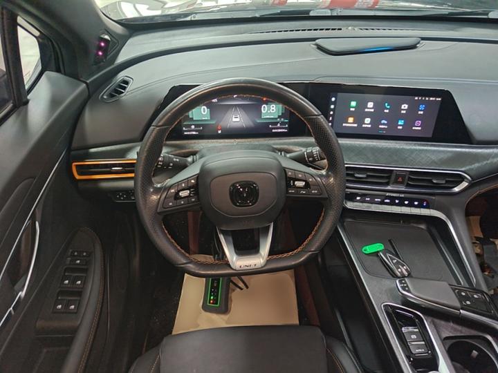 UNI-T 2022 1.5T Sport Premium photo 6