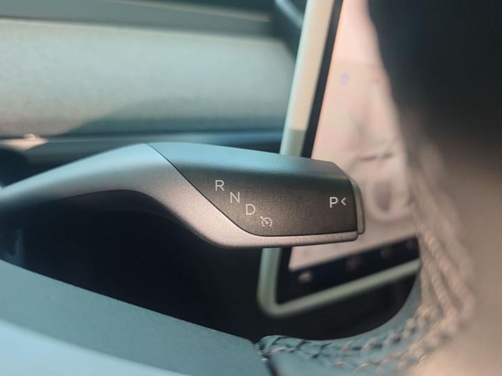 Model Y 2023 Long Range AWD photo 5