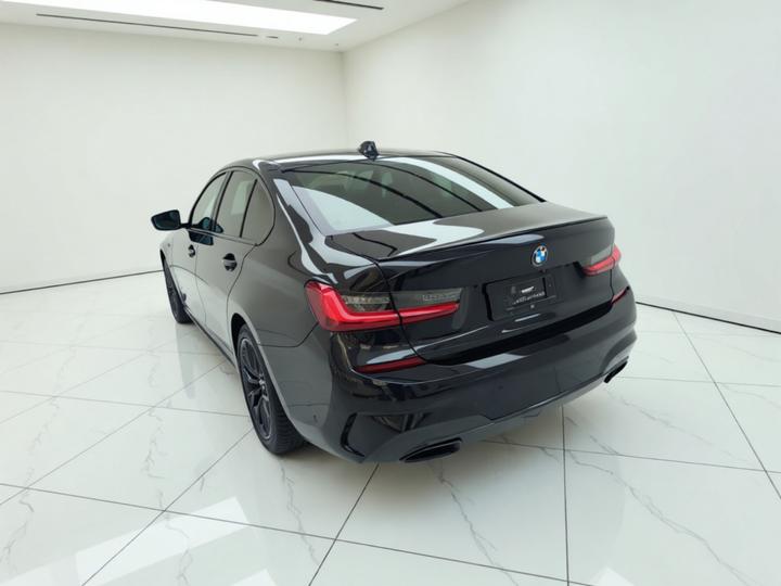 3 Series 2022 325i M M Sport Night Package photo 4