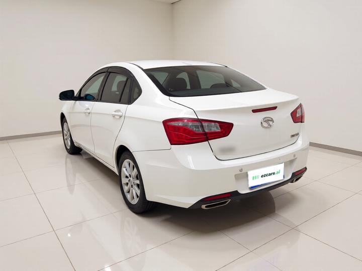 V5 2015 1.5L MT Luxury photo 4