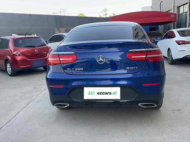 GLC Coupe 2017 GLC 200 4MATIC Coupe SUV photo 2