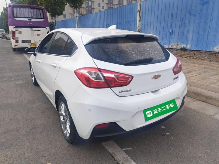 2017 1.5L Hatchback AT photo 4