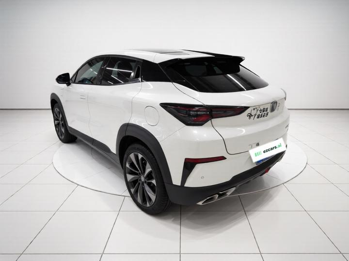 UNI-T 2020 1.5T Premium photo 4