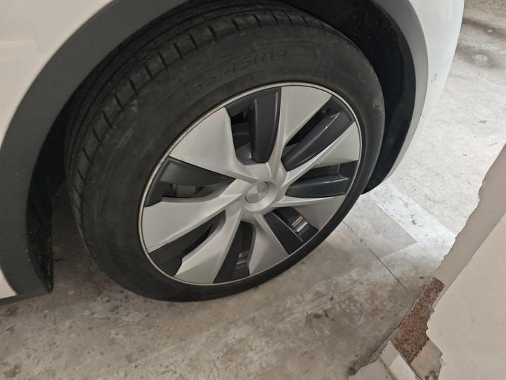 Model Y 2021 Standard Range RWD photo 8