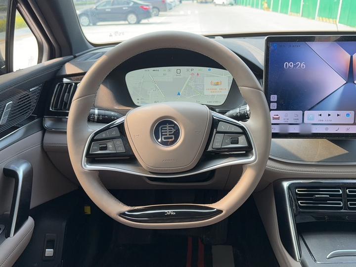 Tang EV 2025 DM-i 115KM Flagship photo 3