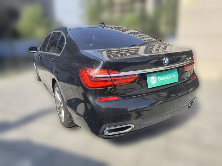 7 Series 2018 730Li Leading Excellence photo 4