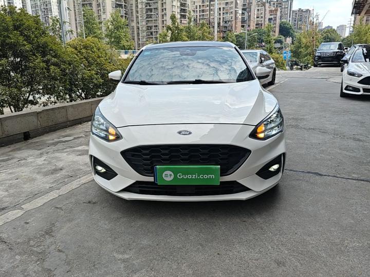 Focus 2020 Sedan EcoBoost 180 AT ST Line photo 2